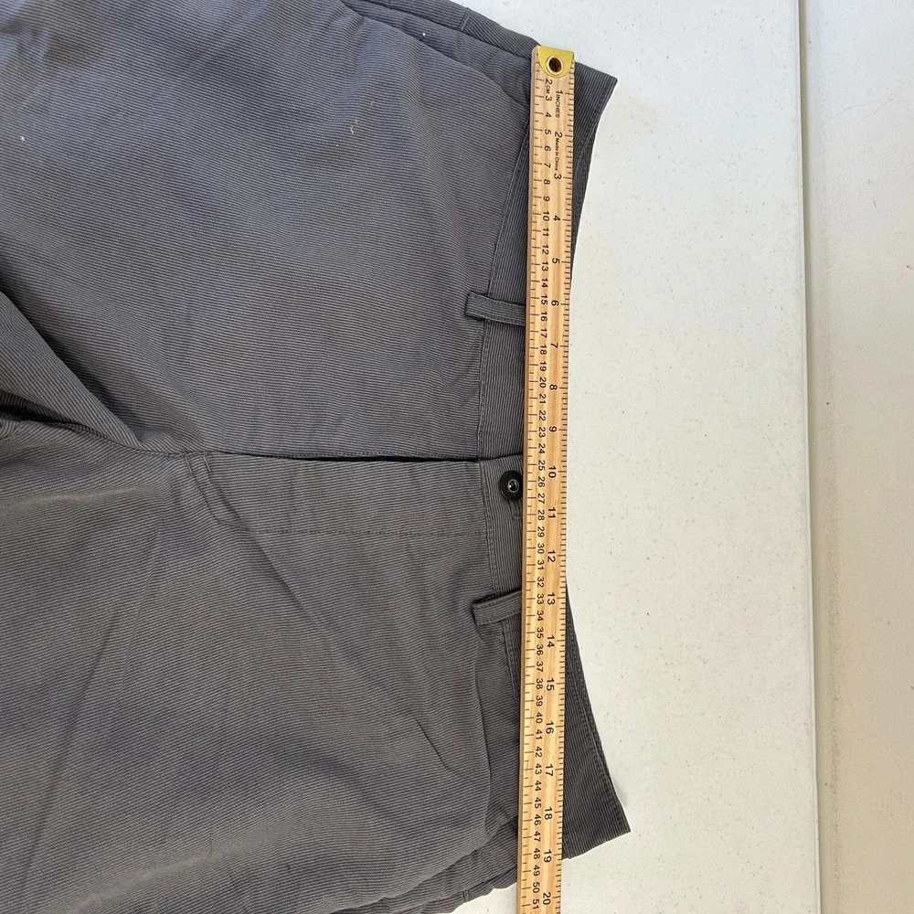 The North Face Mens Gray Micro Stripe Flat Front Hiking Shorts Size 38